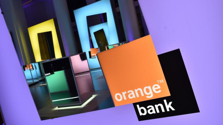 orang-bank-orange