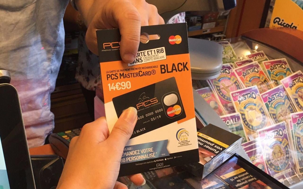 Comment acquérir une carte bancaire chez le buraliste
